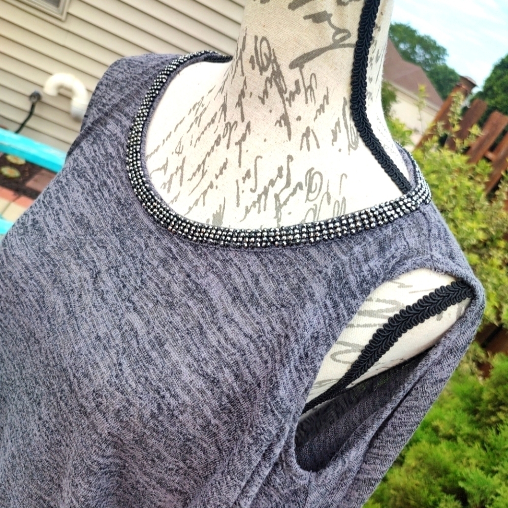 💥 3/$20 Juicy Couture XS Cold Shoulder Gray Short Sleeve Top!